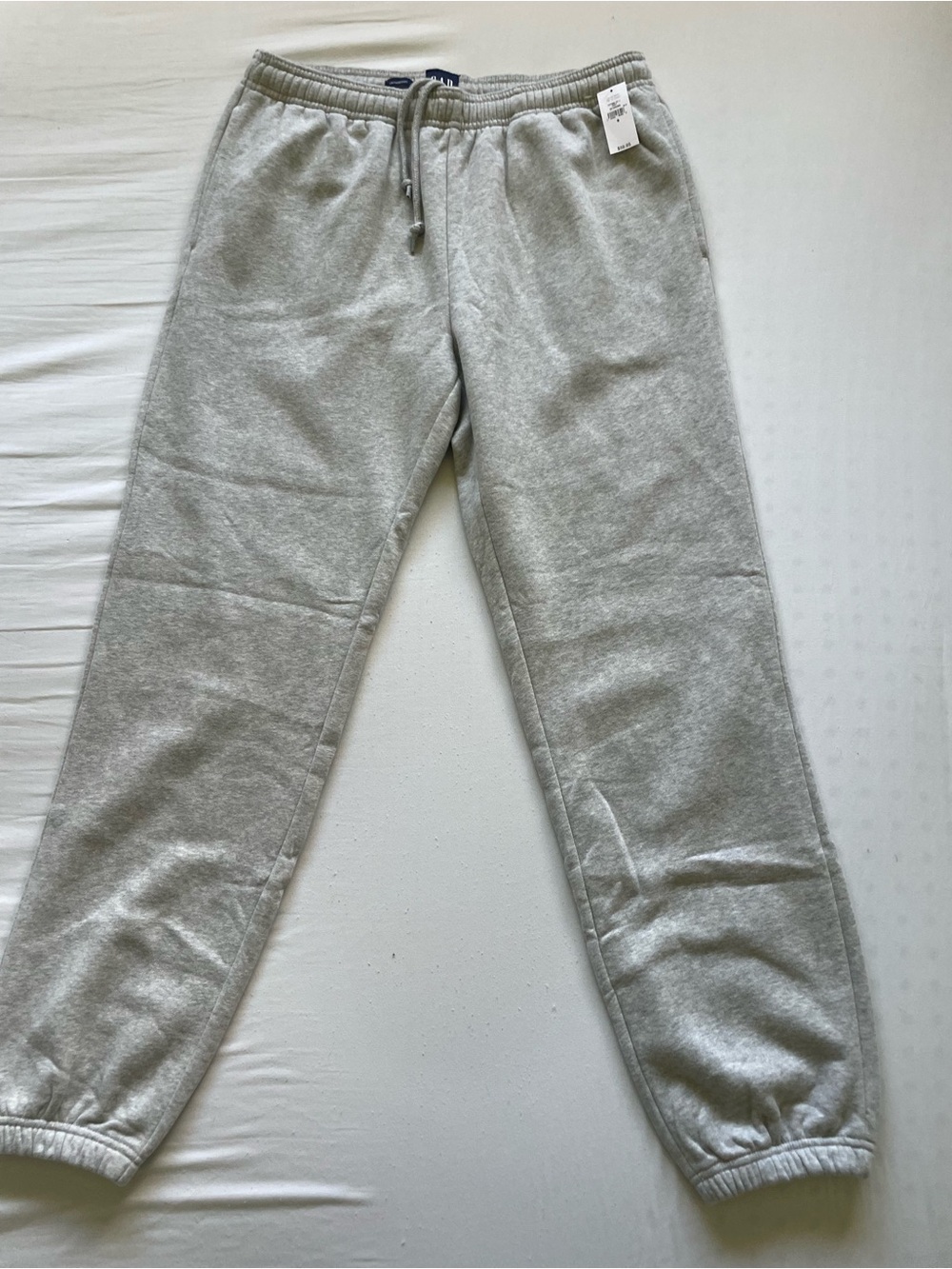 Gap Men’s Fleece Joggers, Size S, Heather Gray, NWT.